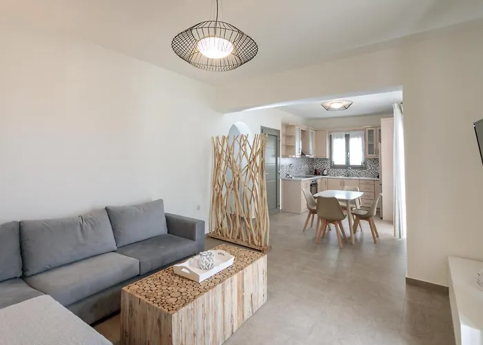 Sweet Naxos Aparthotel 3*