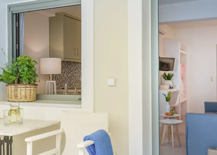 Sweet Naxos Aparthotel 3*